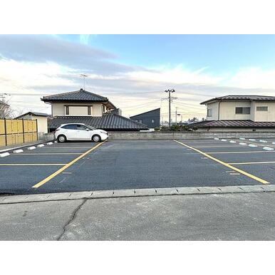 賃貸駐車場 中山２丁目月極駐車場 駐車場 室内